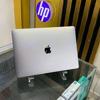 MacBook Air M1 (2020) – 13.3" | 8GB RAM | 256GB SSD